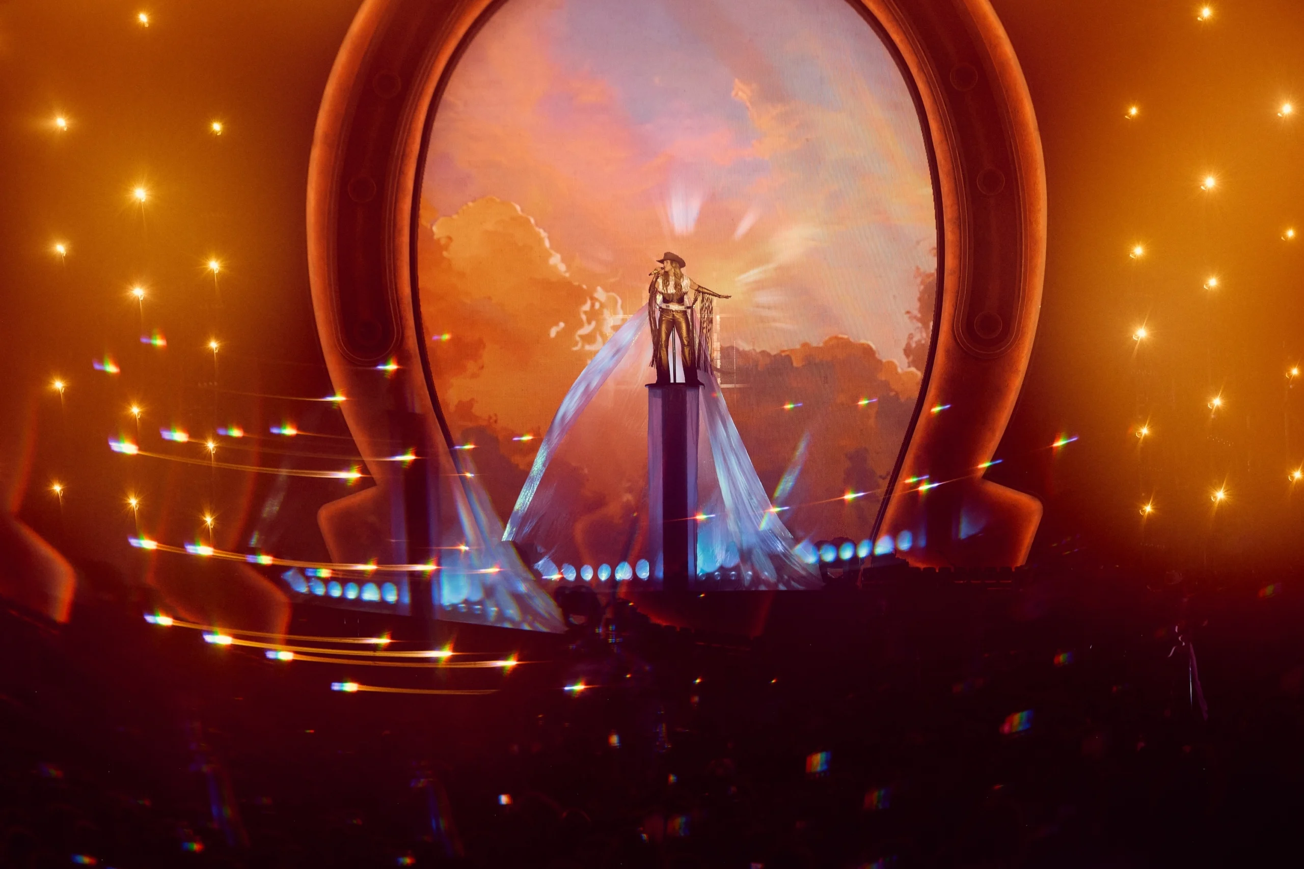 Lainey Wilson Whirlwind Tour